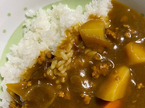 子供用の甘口カレーライス